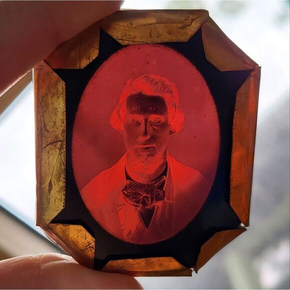 Very old union photo case with ruby ambrotype photograph & 1854 patent - Picture 16 of 16